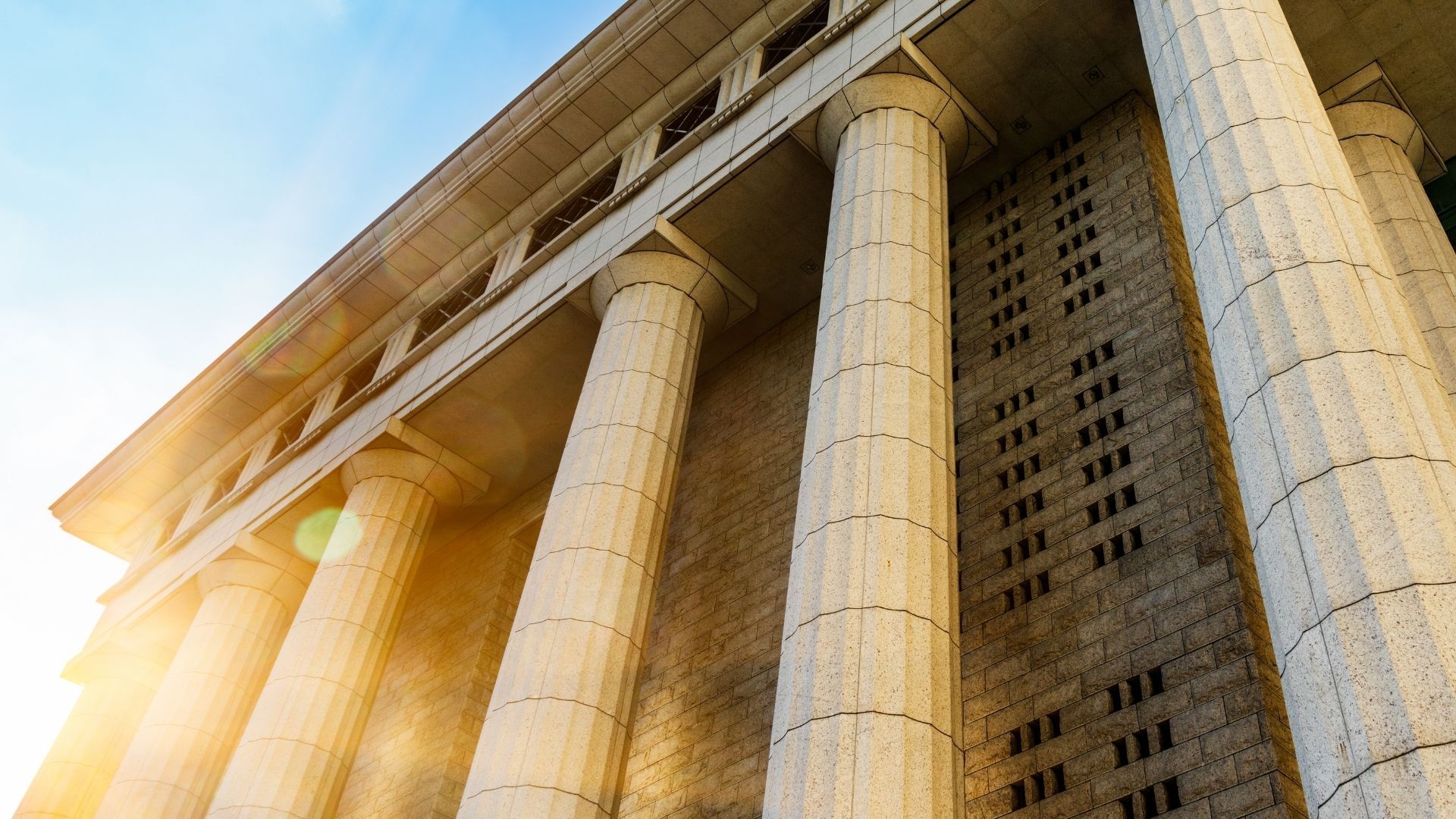 La ley establece que la información de los menores debe protegerse.