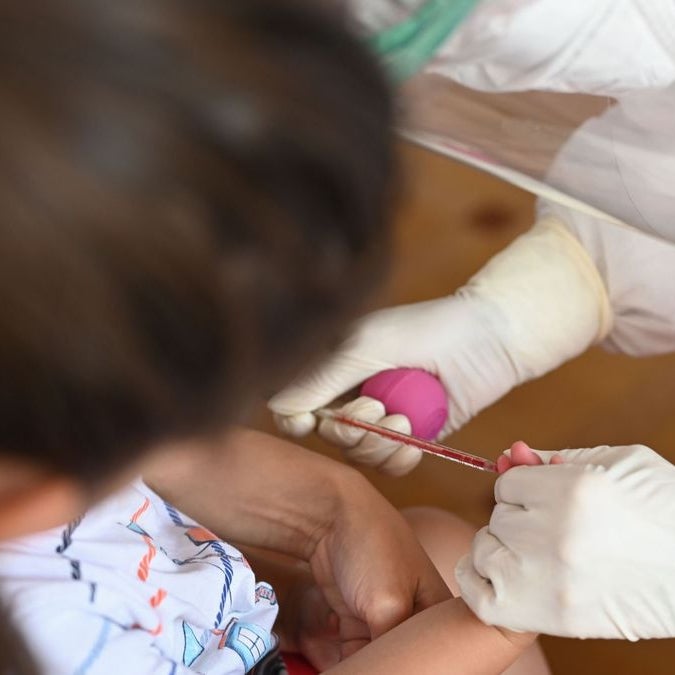 Familiares de Kevin Acosta tampoco estarían recibiendo medicamento para la hemofilia , denuncia su madre