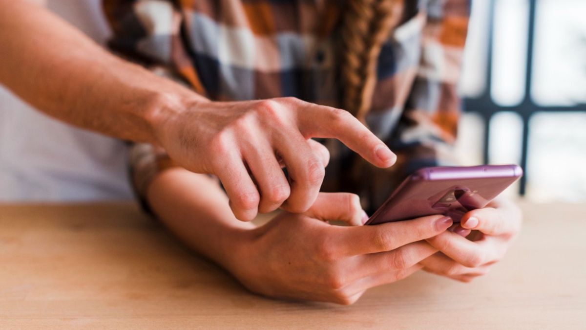 El reto consiste en equilibrar el acceso, el acompañamiento y la formación de criterio digital para que las nuevas generaciones puedan prepararse.