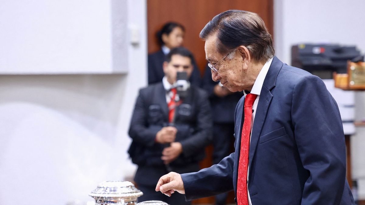 José María Balcázar, nuevo presidente interino de Perú