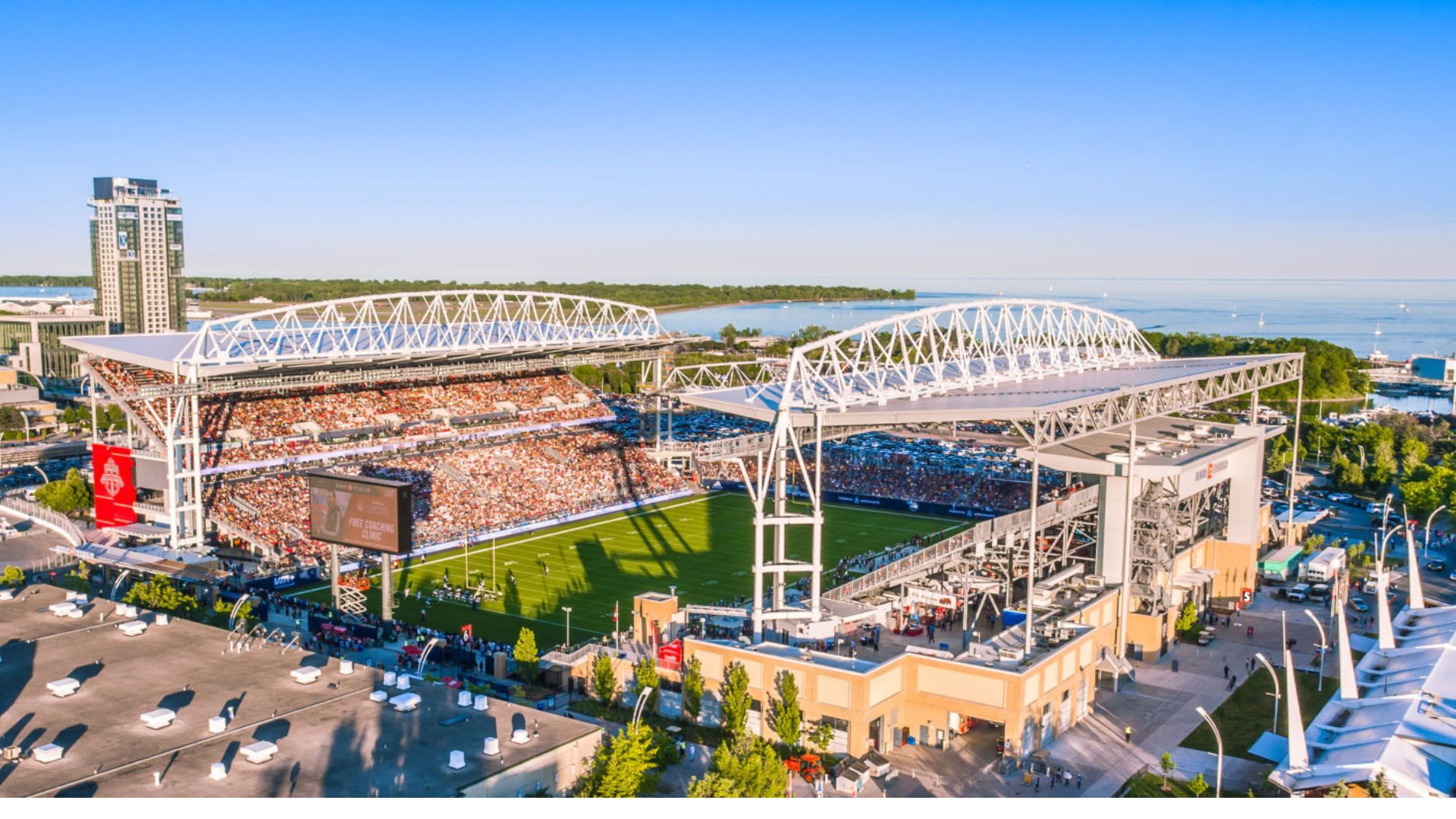 El estadio ha recibido partidos de la selección Canadá.