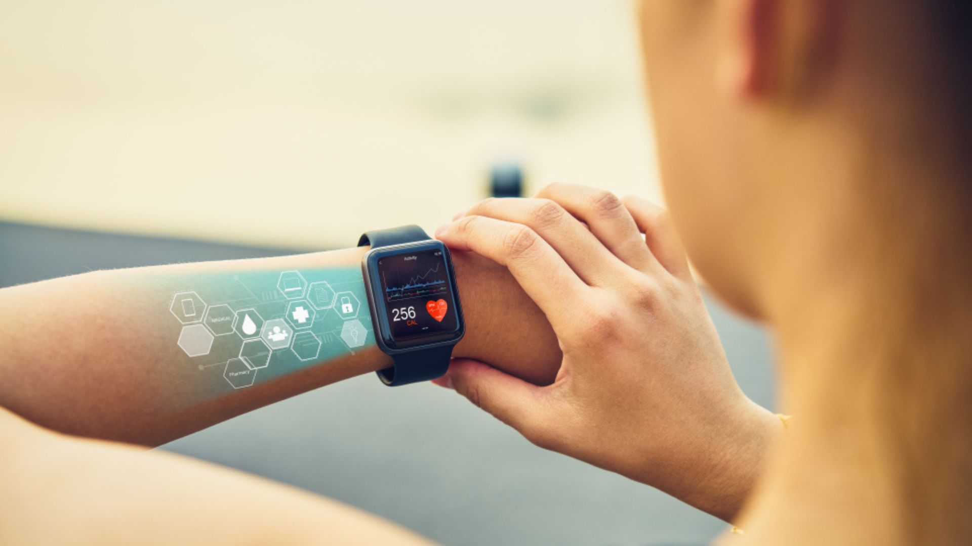 El reloj incluiría funciones de bienestar y conexión con asistentes virtuales.