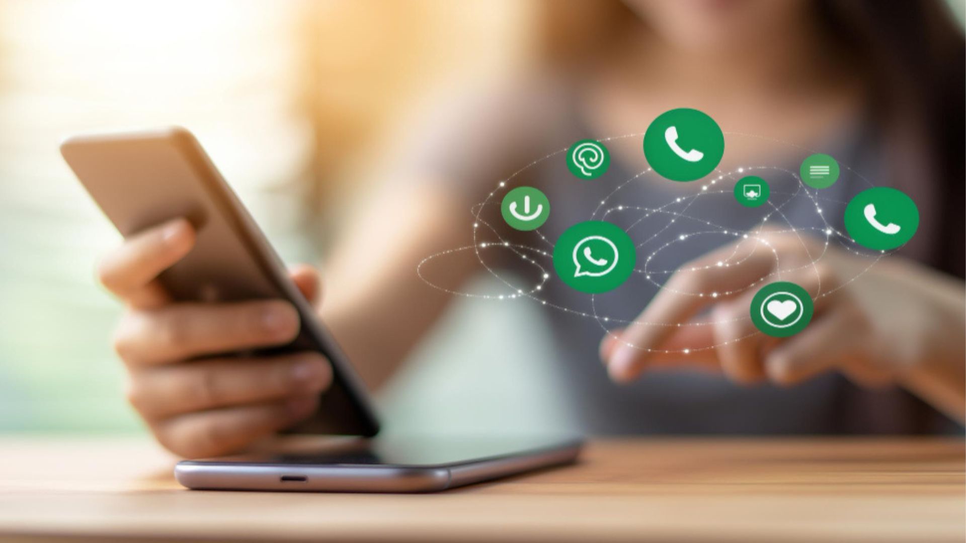 La nueva función permite compartir entre 25 y 100 mensajes recientes al agregar un integrante.