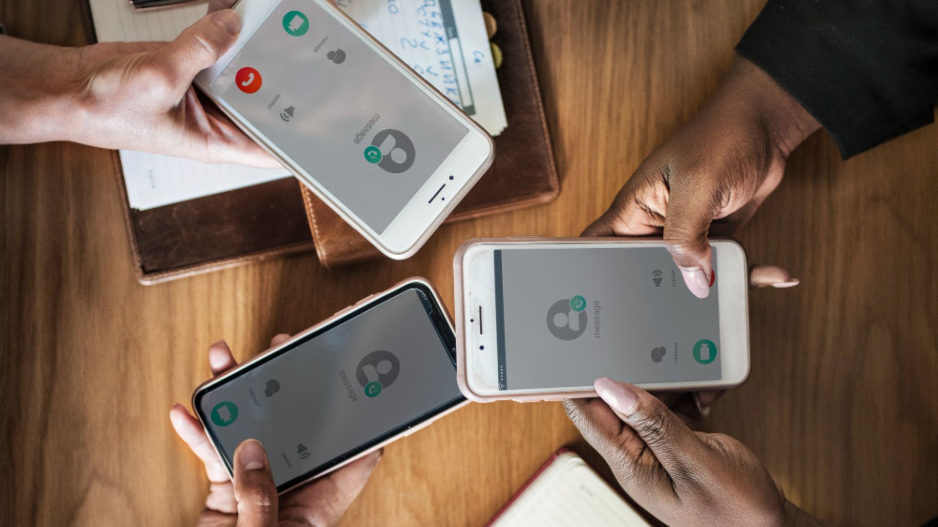 Realizar copia de seguridad en Google Drive o iCloud evita perder conversaciones.