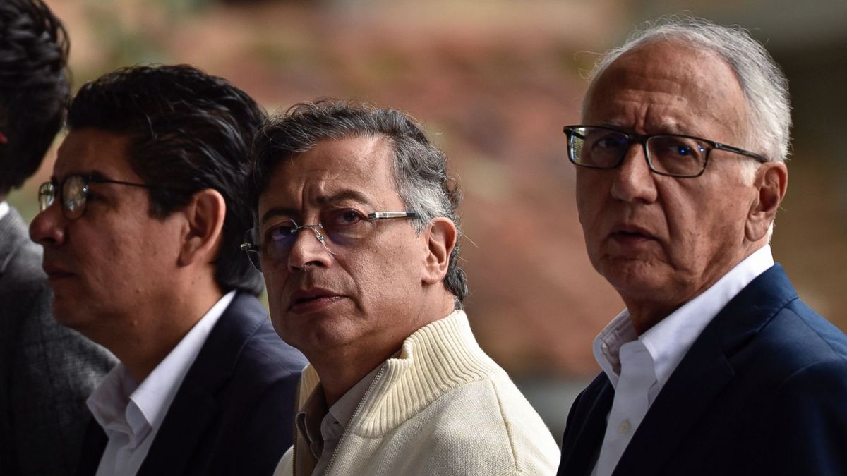 Varios sindicatos del Ministerio de Salud denuncian falta de transparencia de parte de la administración de Guillermo Alfonso Jaramillo, quien creó nuevos cargos sin informar debidamente los motivos ni responder a las peticiones de los empleados.