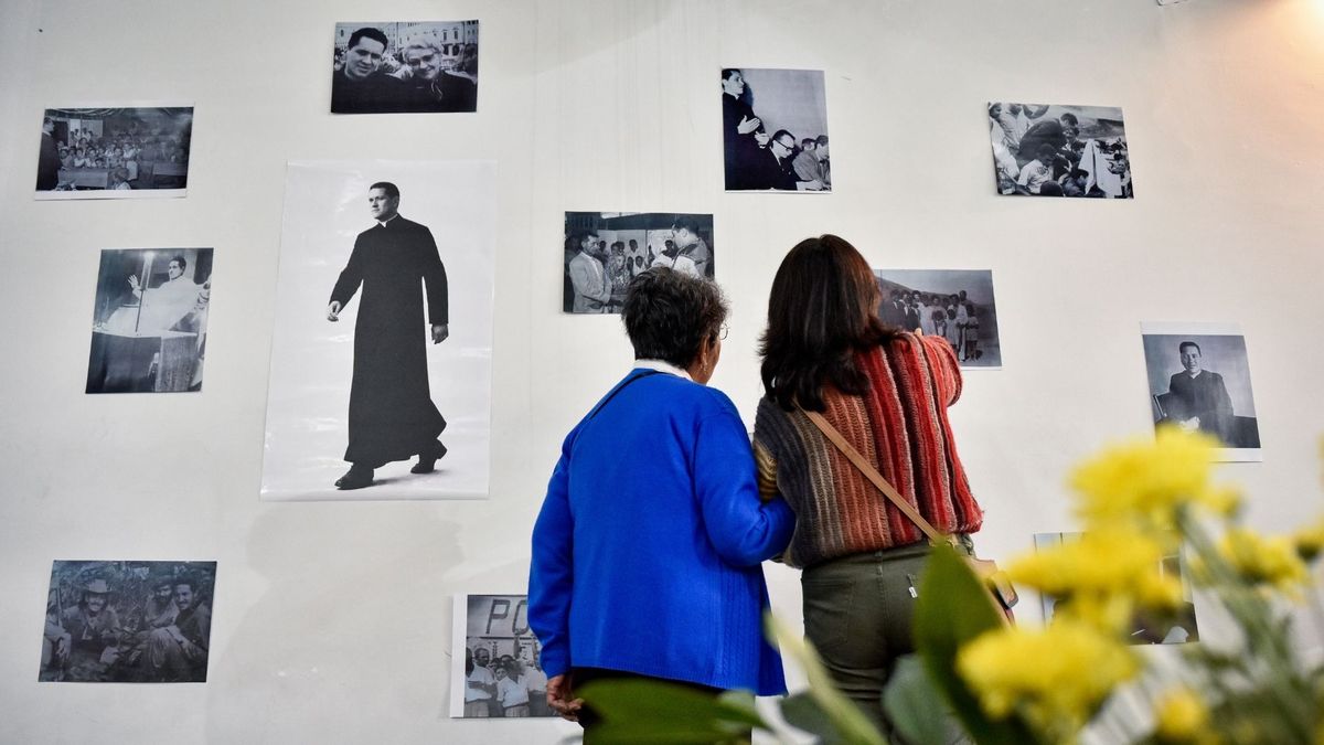 Bogotá. Febrero 21 de 2026. En la Capilla Cristo Maestro de la Universidad Nacional se llevó a cabo una eucaristía con motivo de los sesenta años de la muerte en combate del sacerdote y sociólogo Camilo Torres Restrepo. La ceremonia fue, además, la inhumación colectiva del cura.