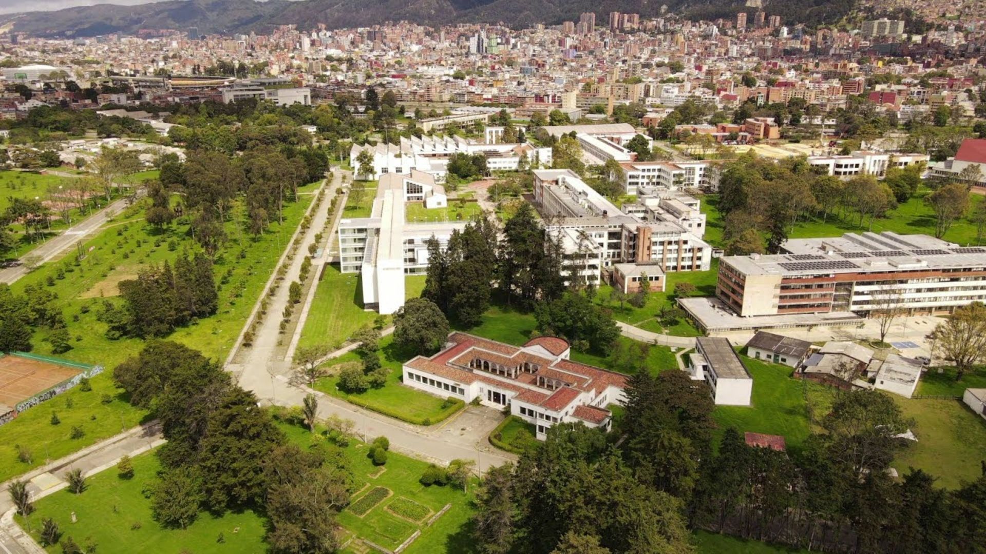 Universidad Nacional