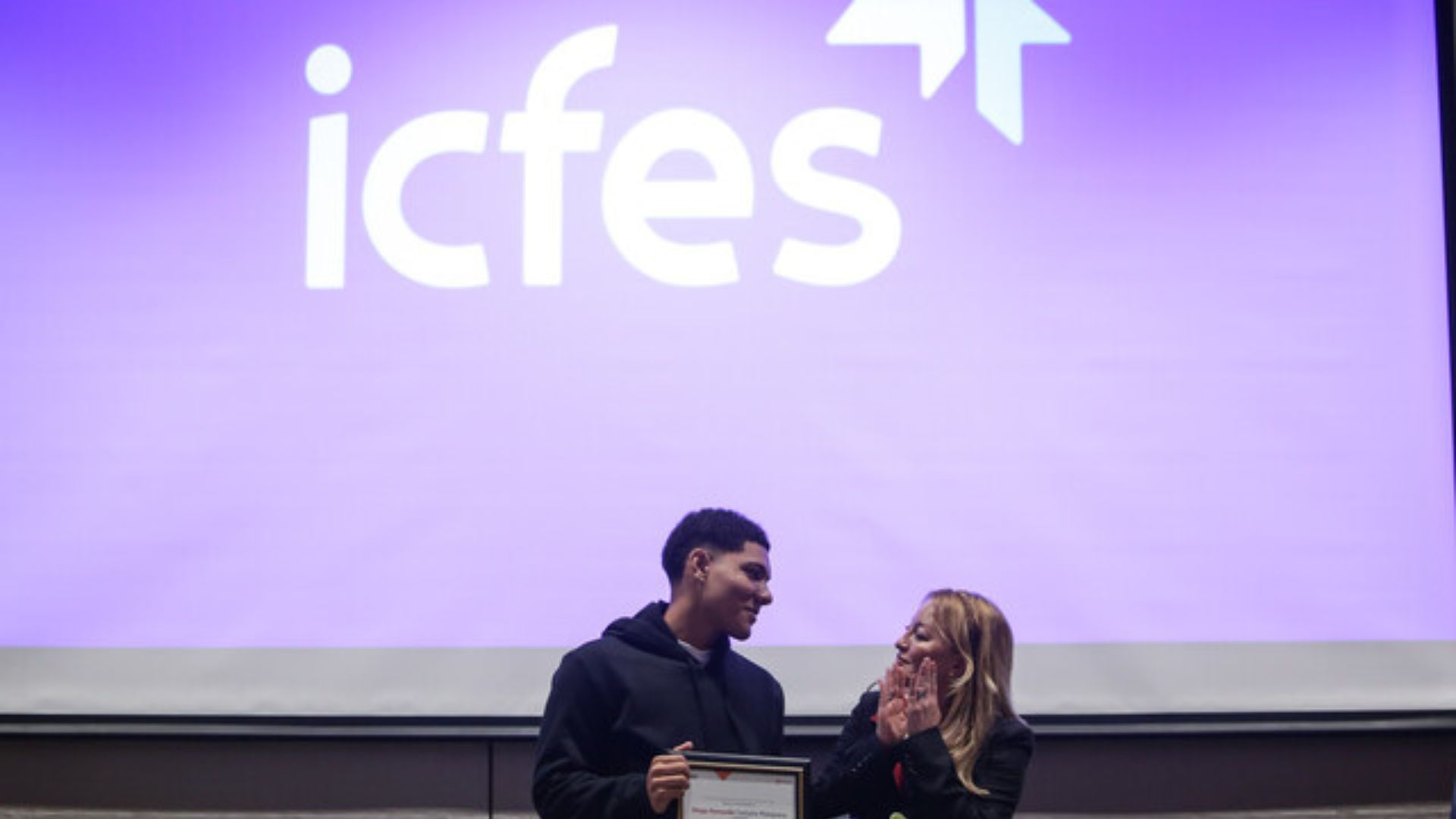 El resultado de Icfes le permite a estudiantes adquirir becas.