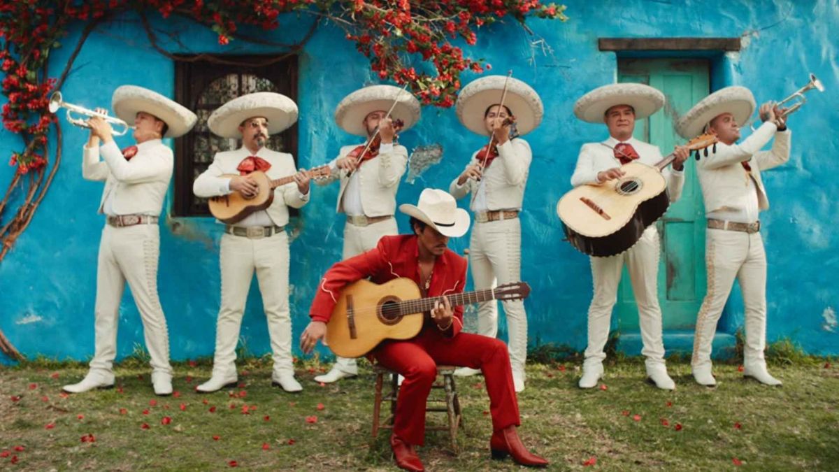 Bruno Mars presenta ‘The Romantic’, su primer álbum en solitario en una década y antesala de su nueva gira internacional.