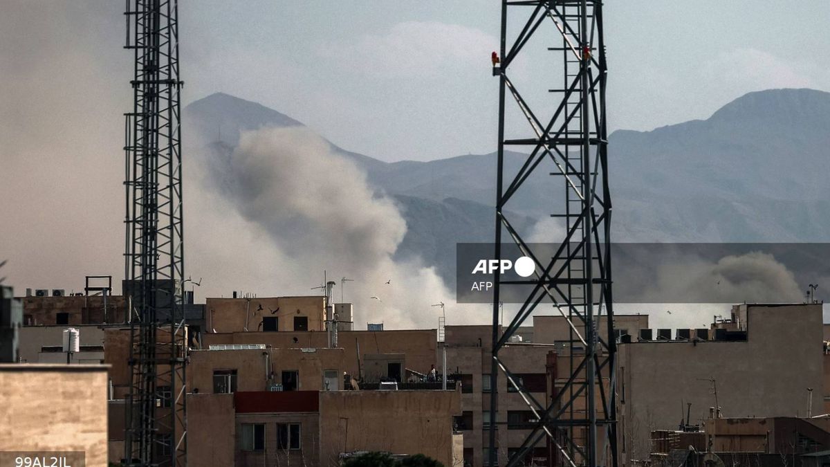 En Irán se han reportado diferentes ataques contra bases militares.