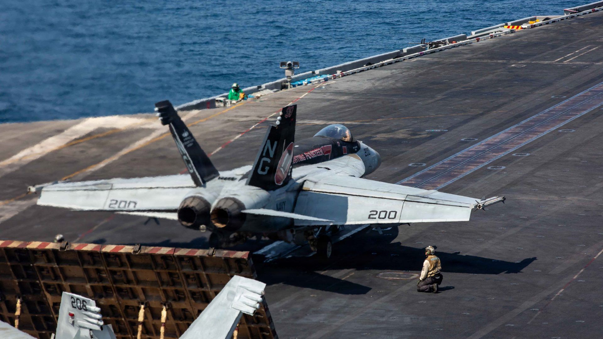 La agencia de noticias AFP destacó que la embarcación no fue alcanzada por los misiles iraníes