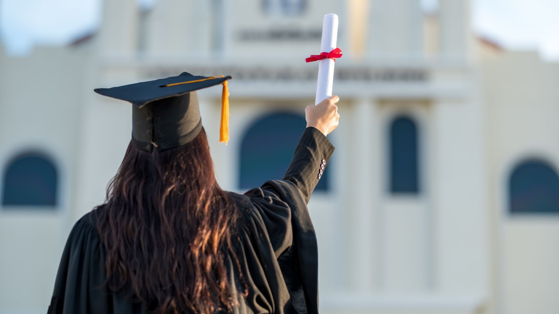 Los interesados deben cumplir con ciertos requisitos para aplicar.