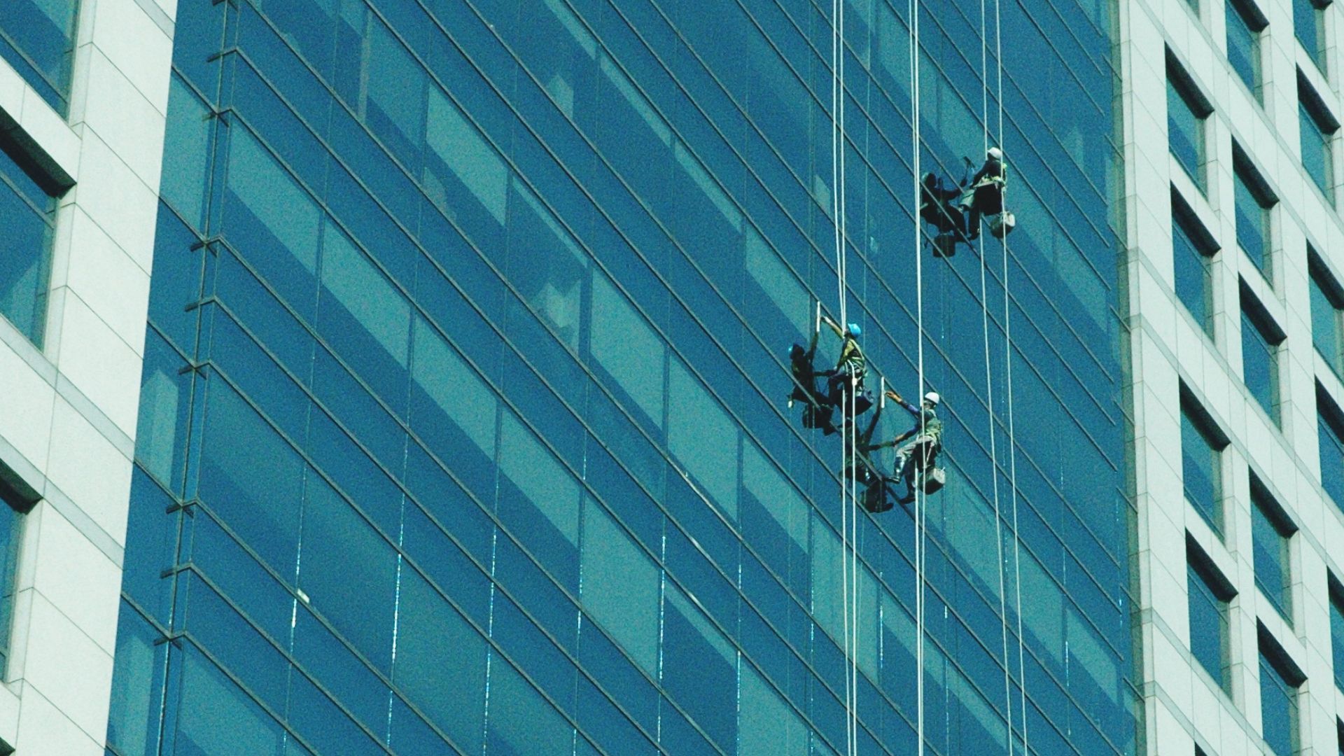 El empleo cuenta con exigencias.