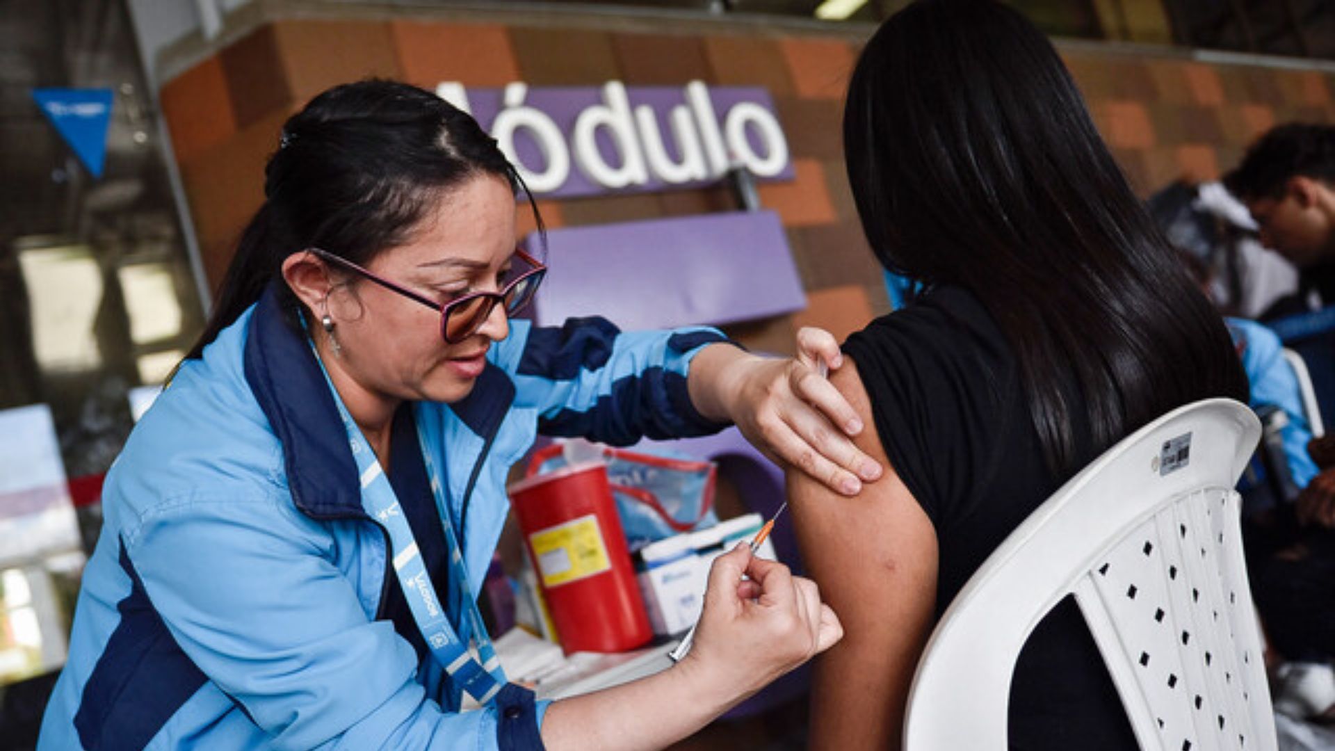 La recomendación también es para quienes solo harán tránsito por otros países.