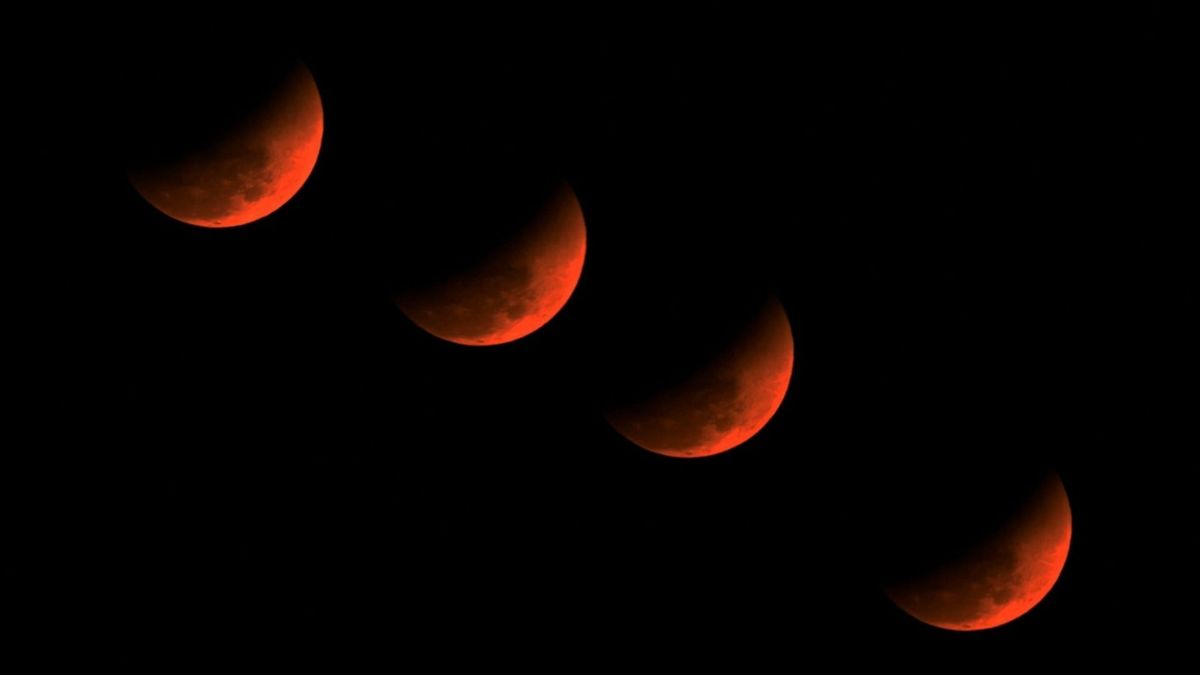 La Luna de Sangre durante el eclipse lunar total en India.
