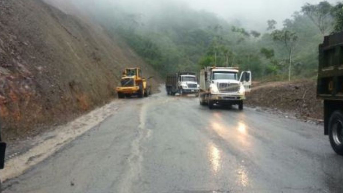 Carretera entre Medellín y Bogotá.