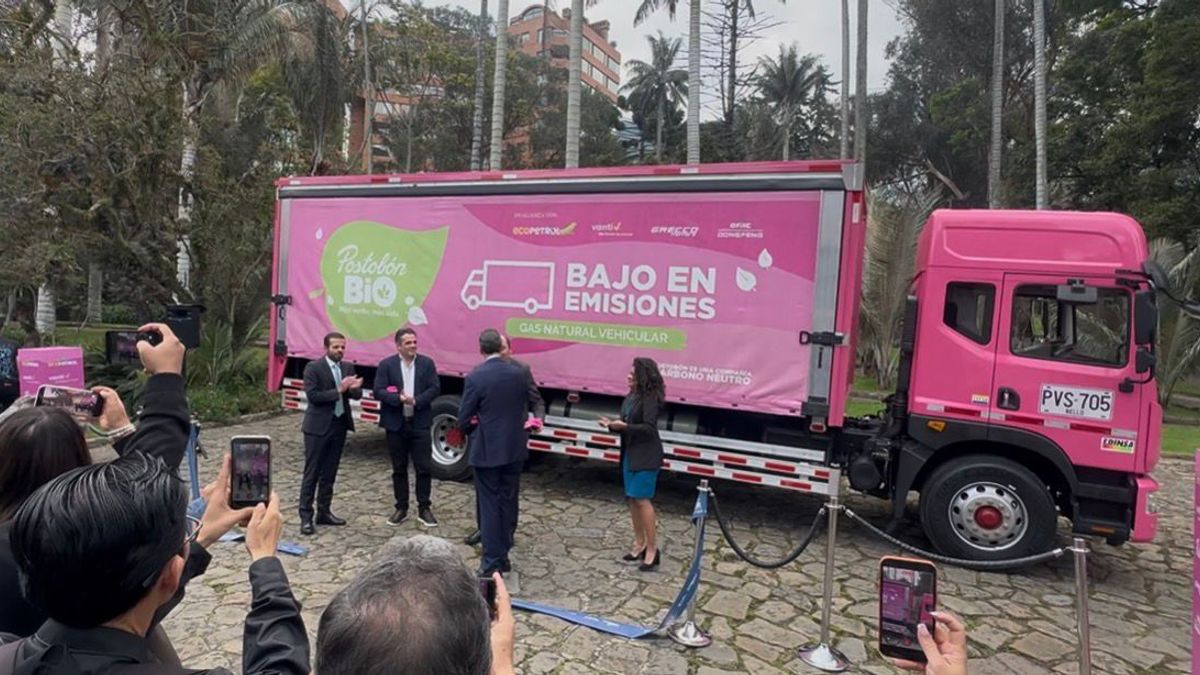 Camión a gas natural de Postobón