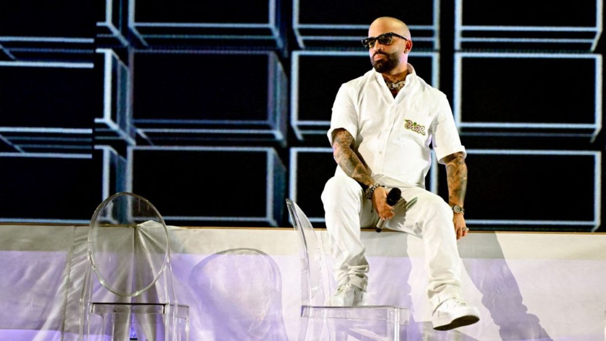 Arcángel celebra 20 años de reggaetón con concierto en Medellín para 2026