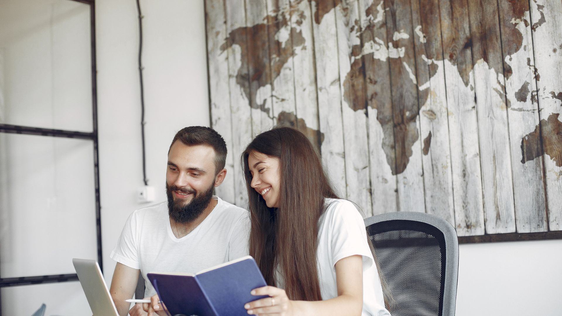 Los colombianos pueden optar por trabajar en el exterior.