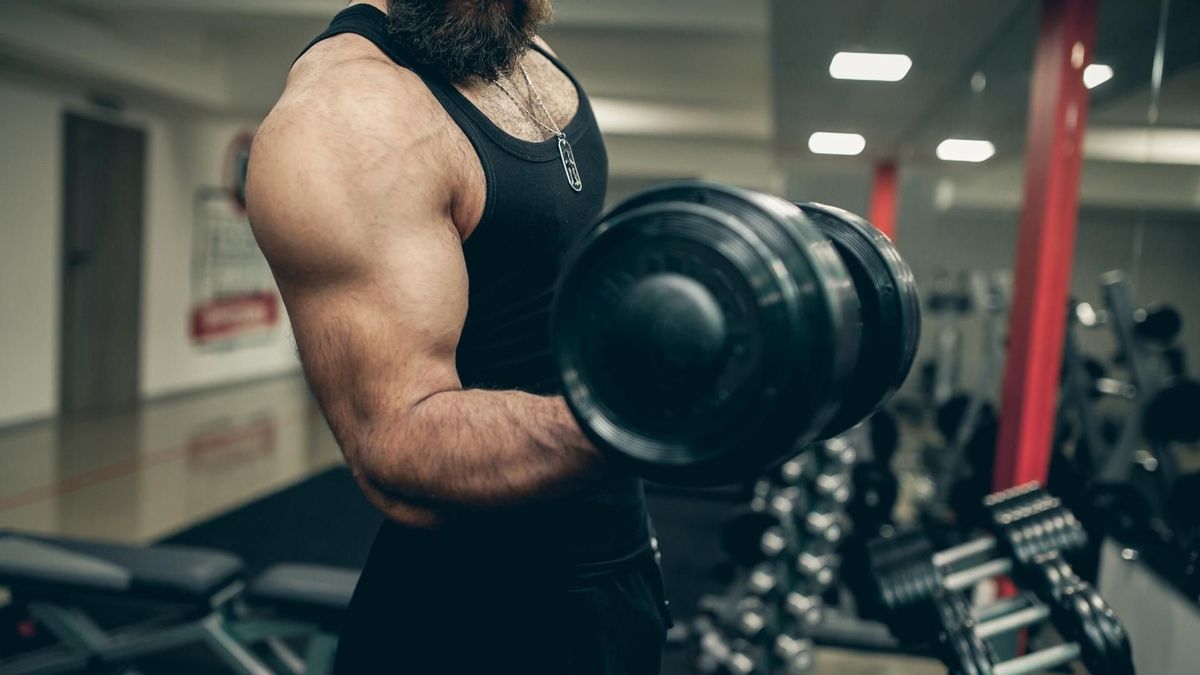 Juan González recomendó controles cardíacos antes de iniciar rutinas intensas.