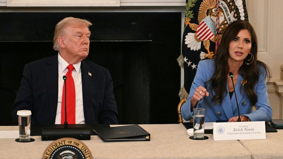 Según la prensa, Trump habría tomado su decisión tras las audiencias de Noem en el Congreso.