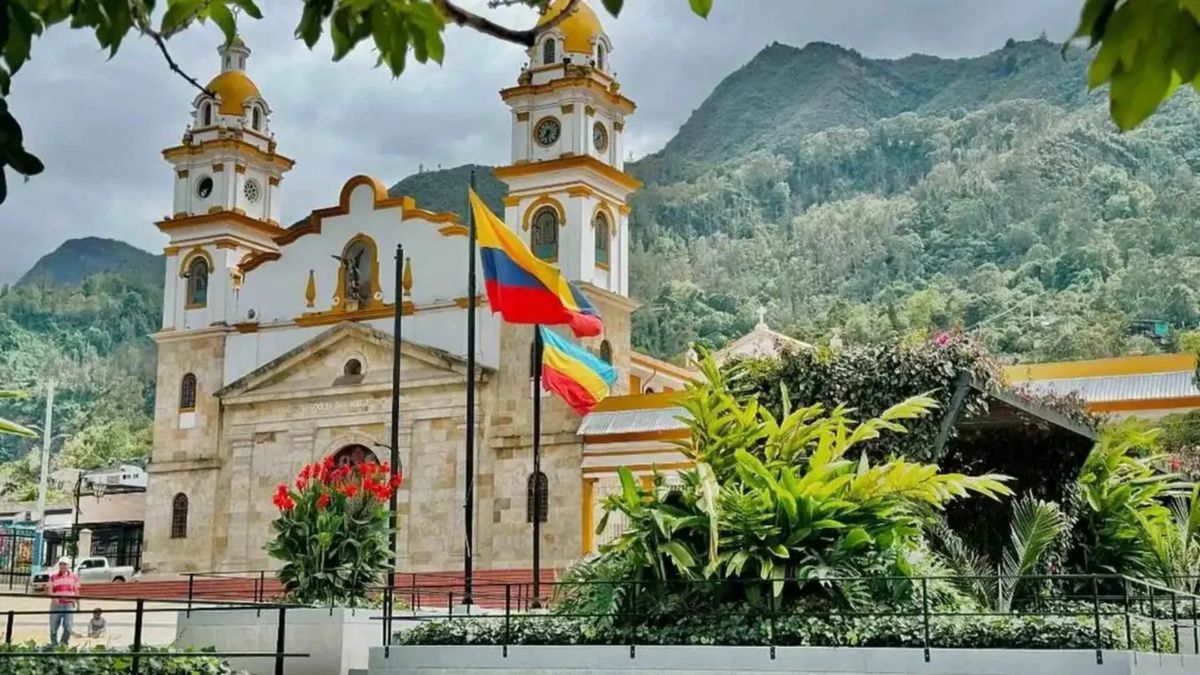Para llegar a este lugar se debe realizar un recorrido por un sendero que puede tomar cerca de cuatro horas.