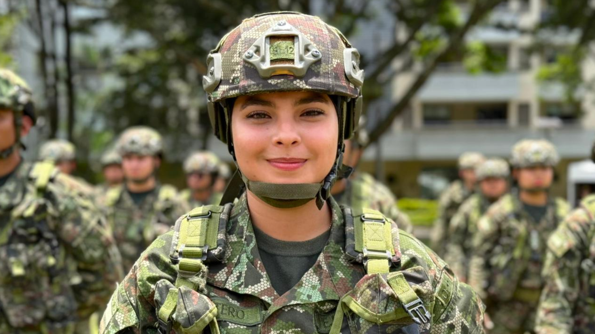 Mujeres en el Ejército Nacional.