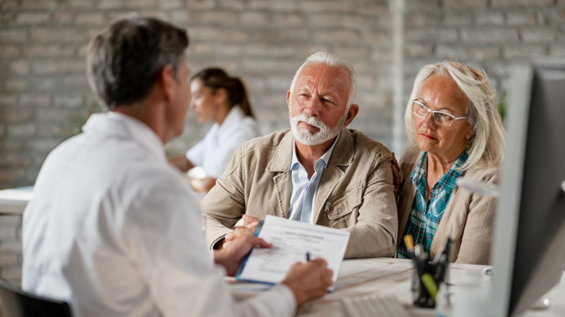 En Colombia, las personas tienen la posibilidad de presentar recursos administrativos o incluso acudir a la justicia laboral para que un juez revise el caso y determine si corresponde el pago del retroactivo.