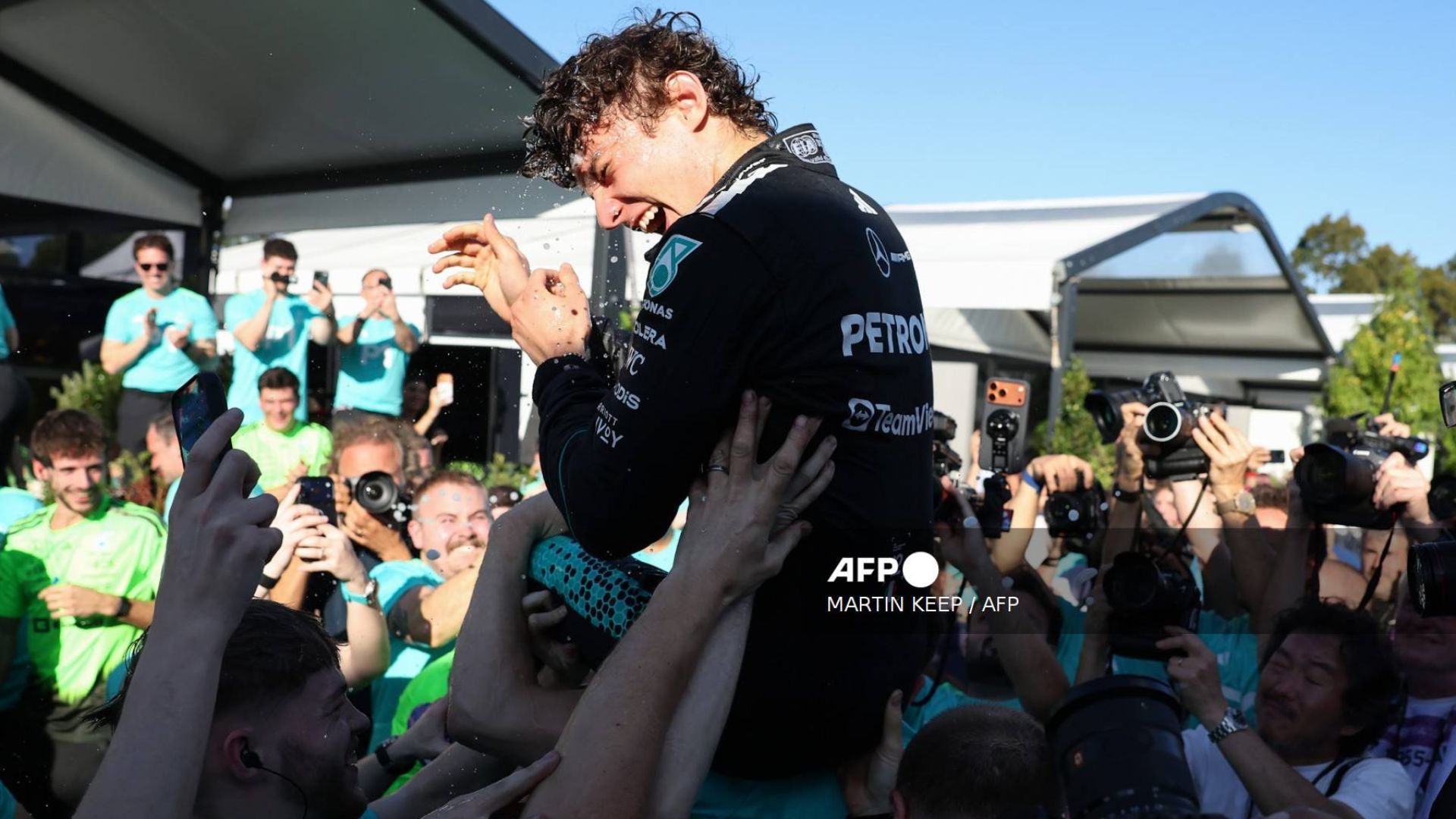 George Russell dominó la carrera y se llevó la primera victoria de la temporada