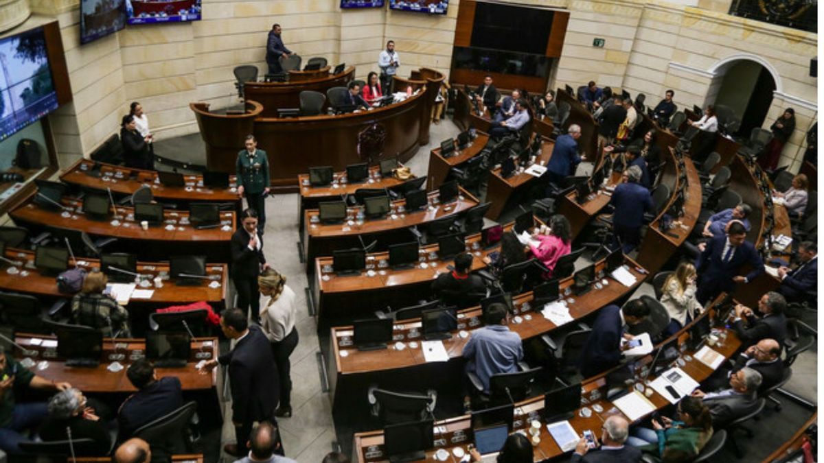 Varios partidos perdieron curules en el senado y en la cámara.