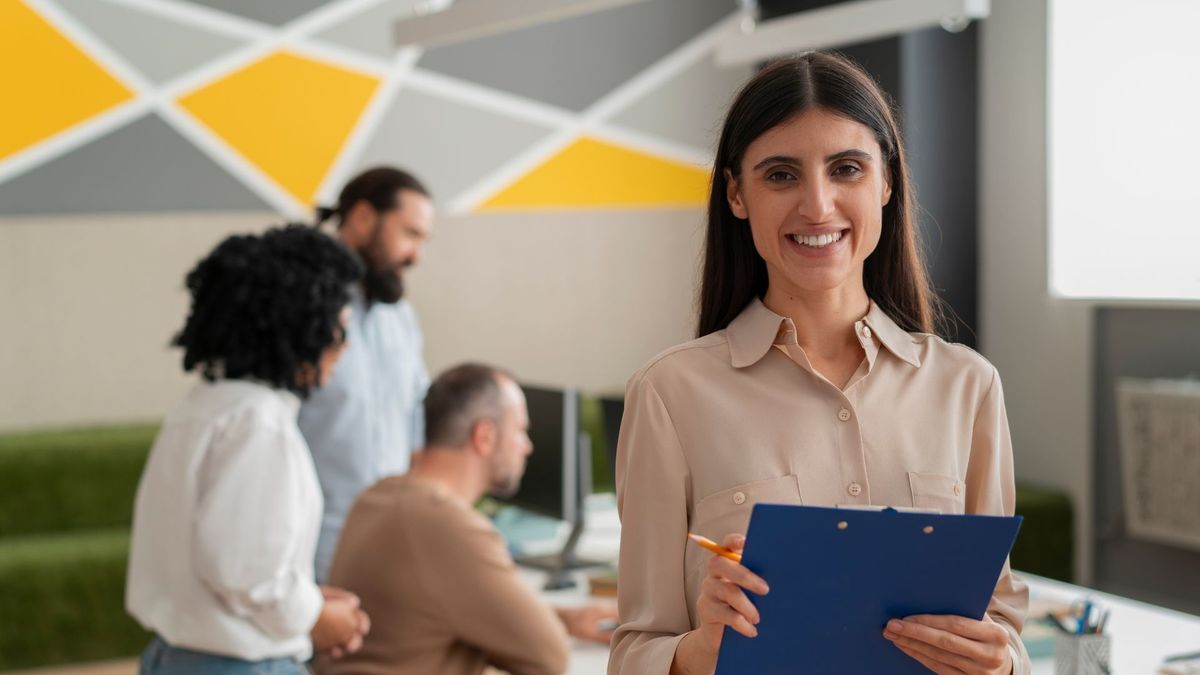 La caja de compensación abrió decenas de vacantes.