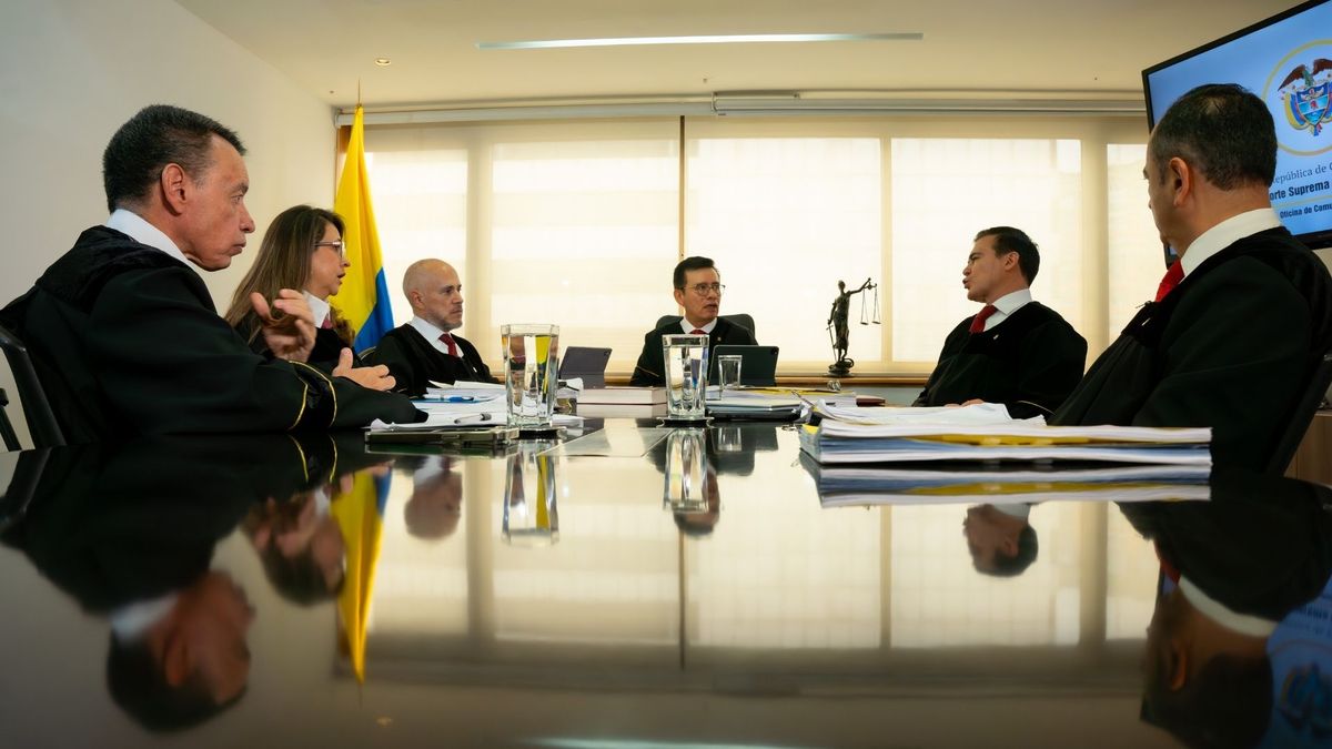 La Sala de Instrucción tiene actualmente cinco magistrados y una magistrada. El Consejo Superior de la Judicatura prevé listas exclusivas de mujeres para lograr más paridad.