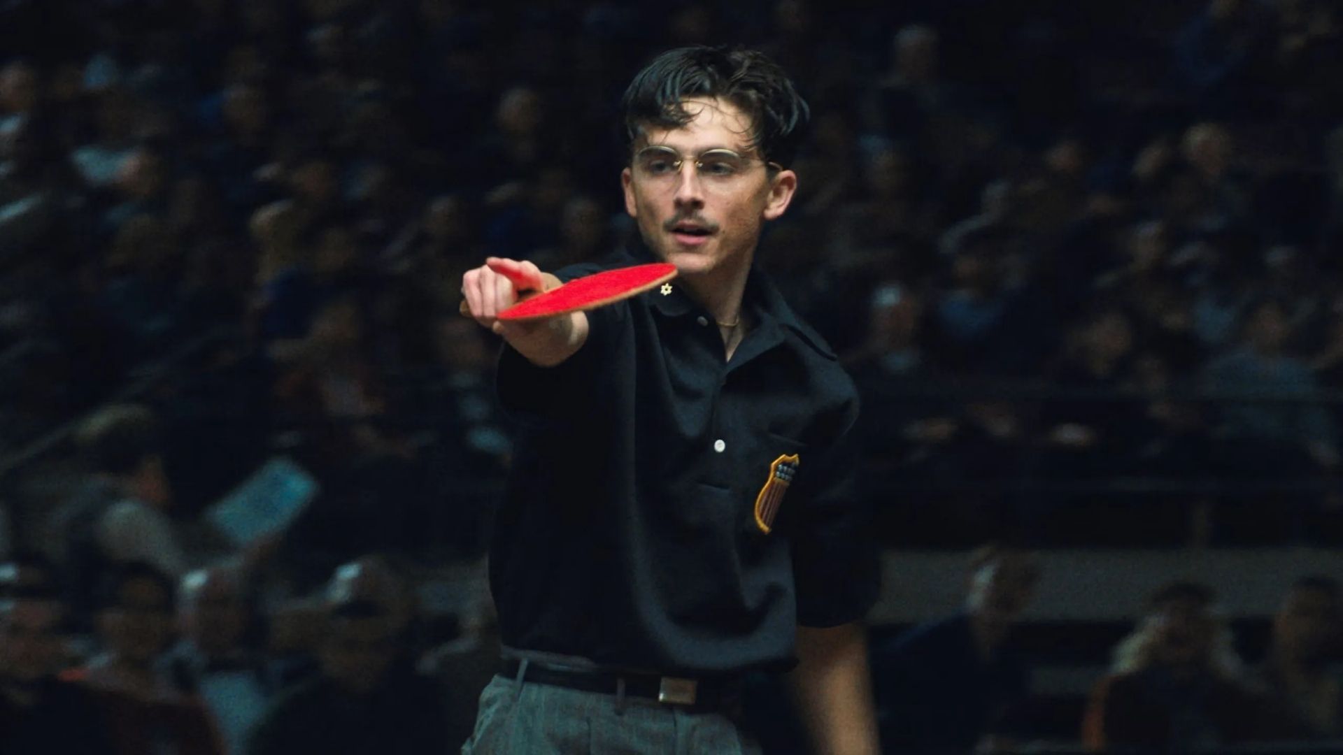 Timothée Chalamet interpreta a Marty Mauser en la película Marty Supreme, inspirada en la historia del jugador Marty Reisman.