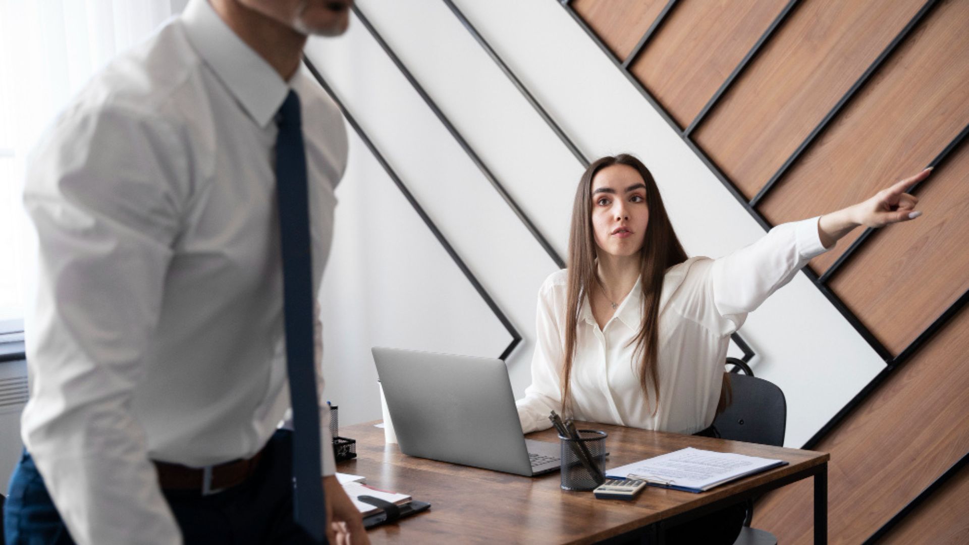 El objetivo será determinar si la decisión estuvo relacionada con la evaluación del desempeño o si, por el contrario, se vulneraron derechos protegidos por la ley.
