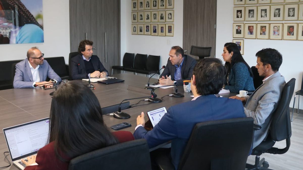 Reunión del Ministro de Trabajo con los directivos de Movistar- Tigo.