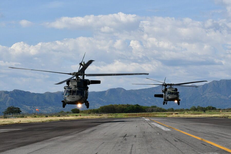 El intercambio se interrumpe poco después de las instrucciones emitidas desde la torre de control.