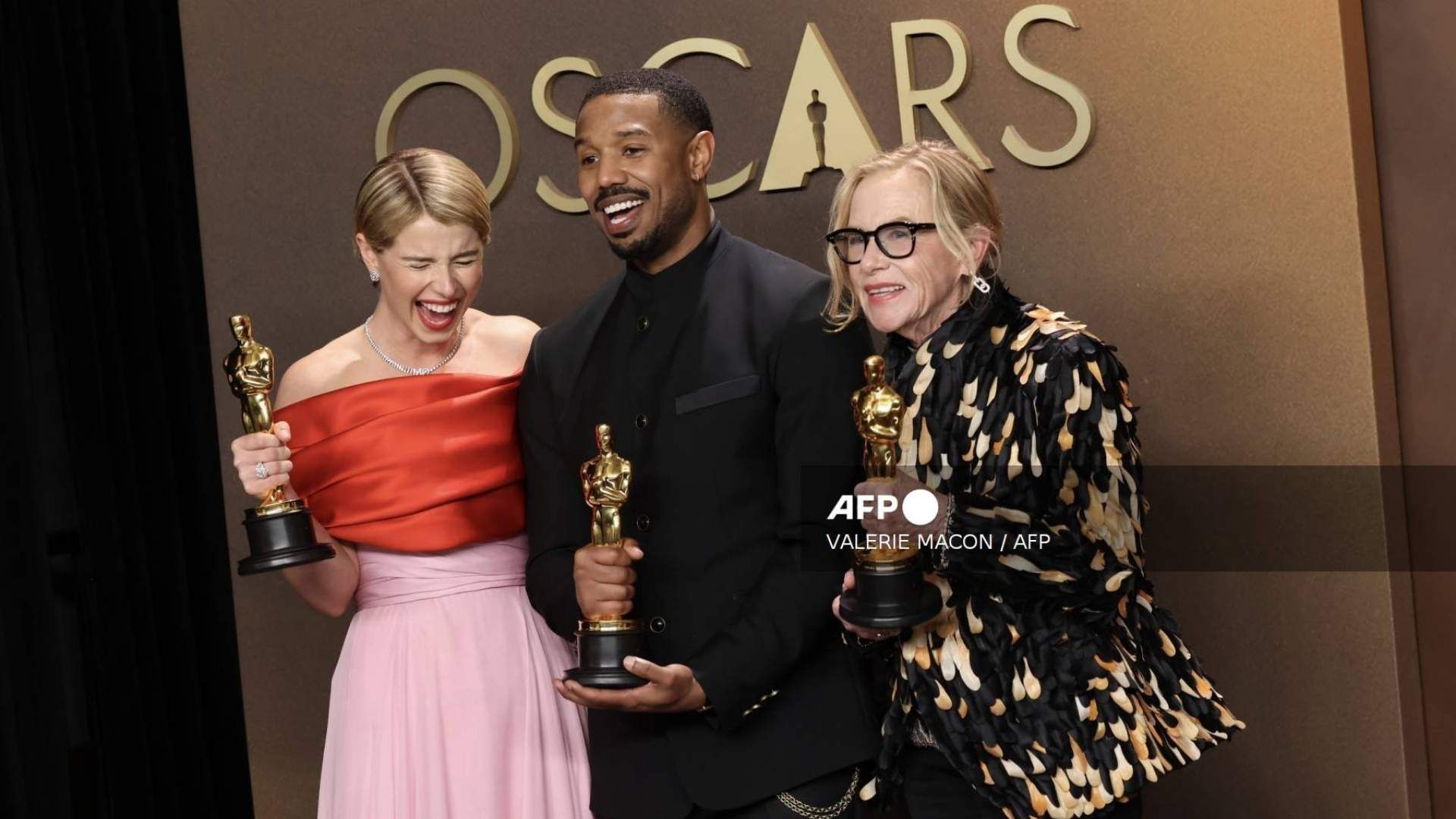 Michael B. Jordan subió al escenario de los Premios Óscar 2026 tras ganar como Mejor Actor por ‘Sinners’.