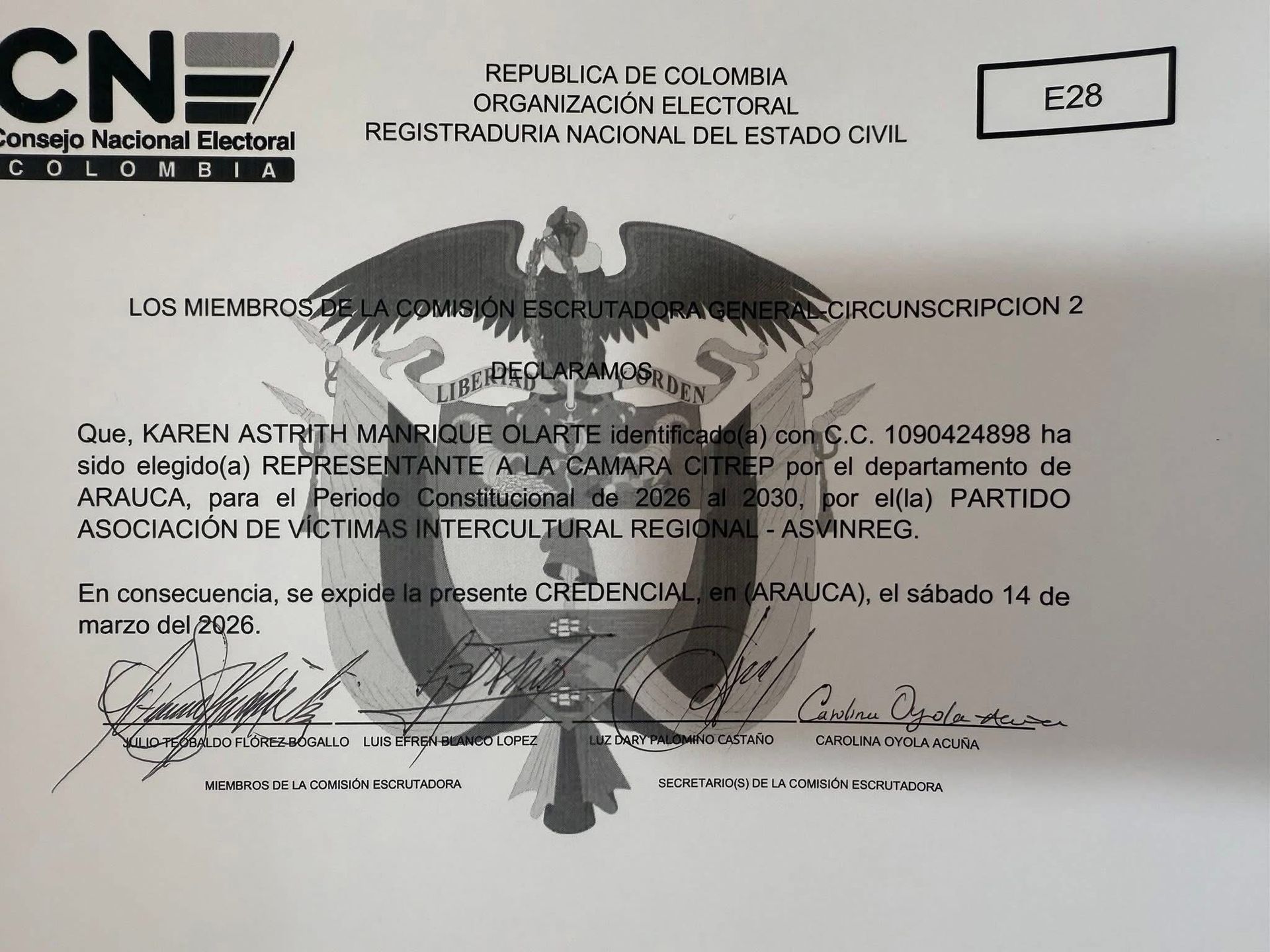 Karen Manrique credencial representante