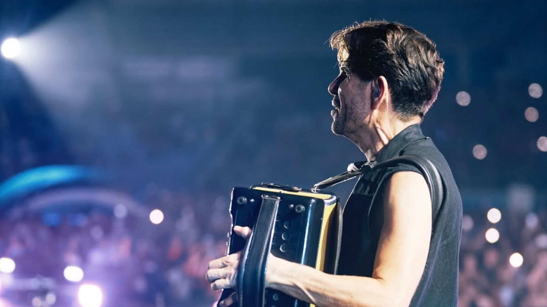 Juancho De la Espriella fue atendido en Bogotá tras su llegada al país luego de una gira internacional con Silvestre Dangond.