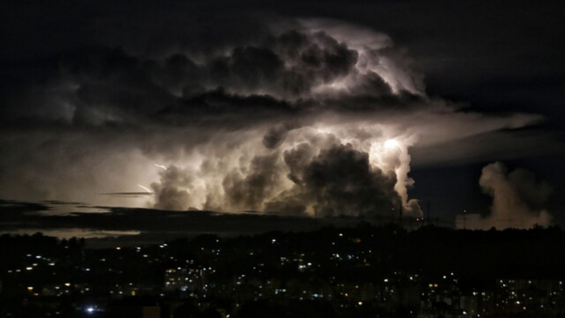 Durante la semana, el clima en Colombia estará marcado por lluvias en regiones Andina y Caribe y variaciones en el viento.