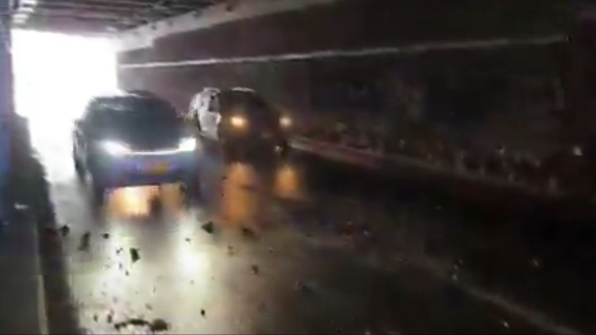 Cierre preventivo del deprimido de la calle 72 en Bogotá por desprendimiento de material.