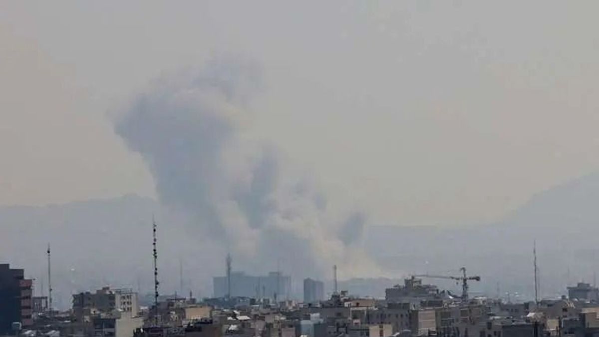 QatarEnergy publicó un mensaje en su cuenta de X donde confirmó otra andanada de misiles durante las primeras horas del jueves sobre sus instalaciones de gas natural .