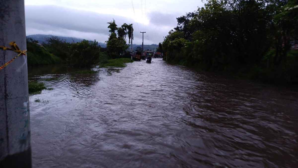 Emergencias por fuertes lluvias en Cundinamarca.