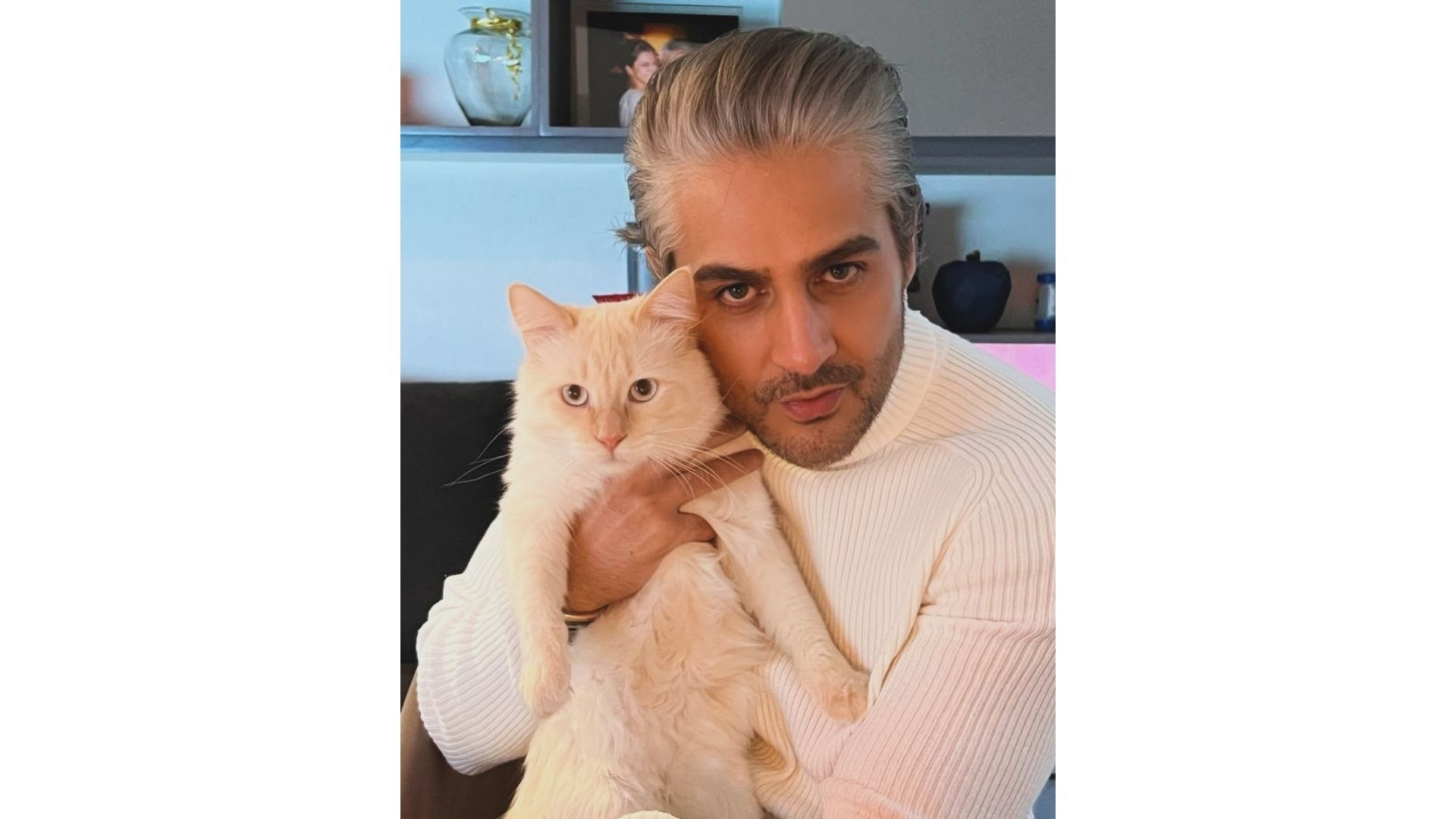 Marco Méndez alterna su trabajo en el campo con proyectos teatrales tras su salida de las telenovelas.