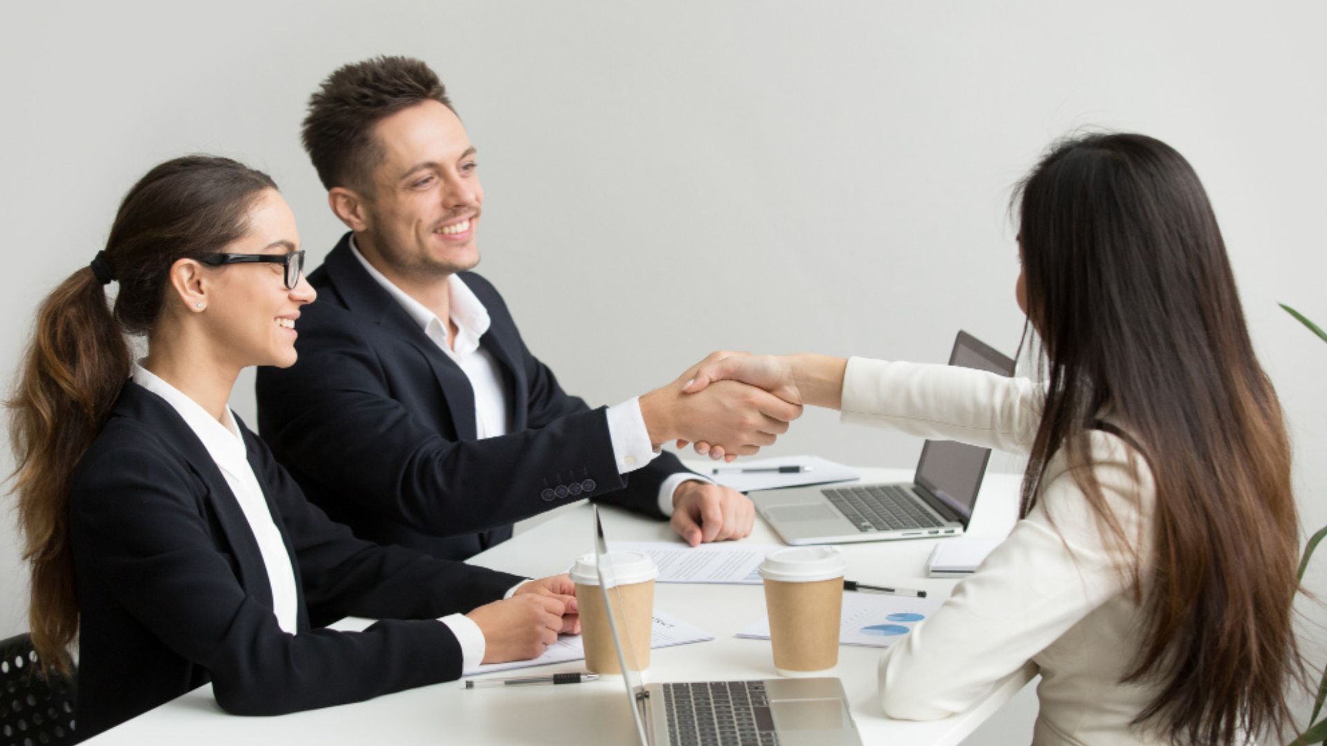 Ya no se trata únicamente de ofrecer un buen salario, sino de construir entornos que respondan a las nuevas expectativas del talento. 