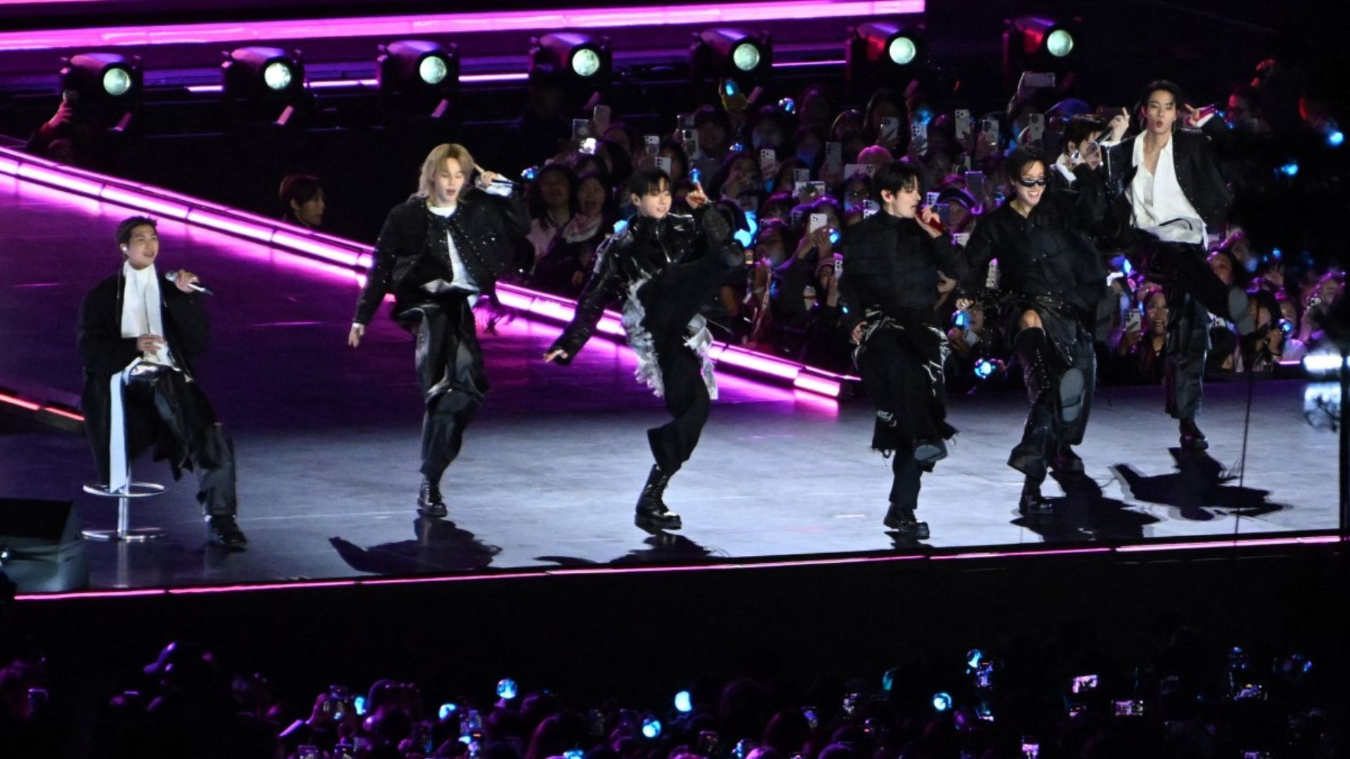 Uno de los detalles que más llamó la atención del álbum fue el interludio “No. 29”, que tiene el sonido de la campana del rey Seongdeok, una pieza histórica del año 771.