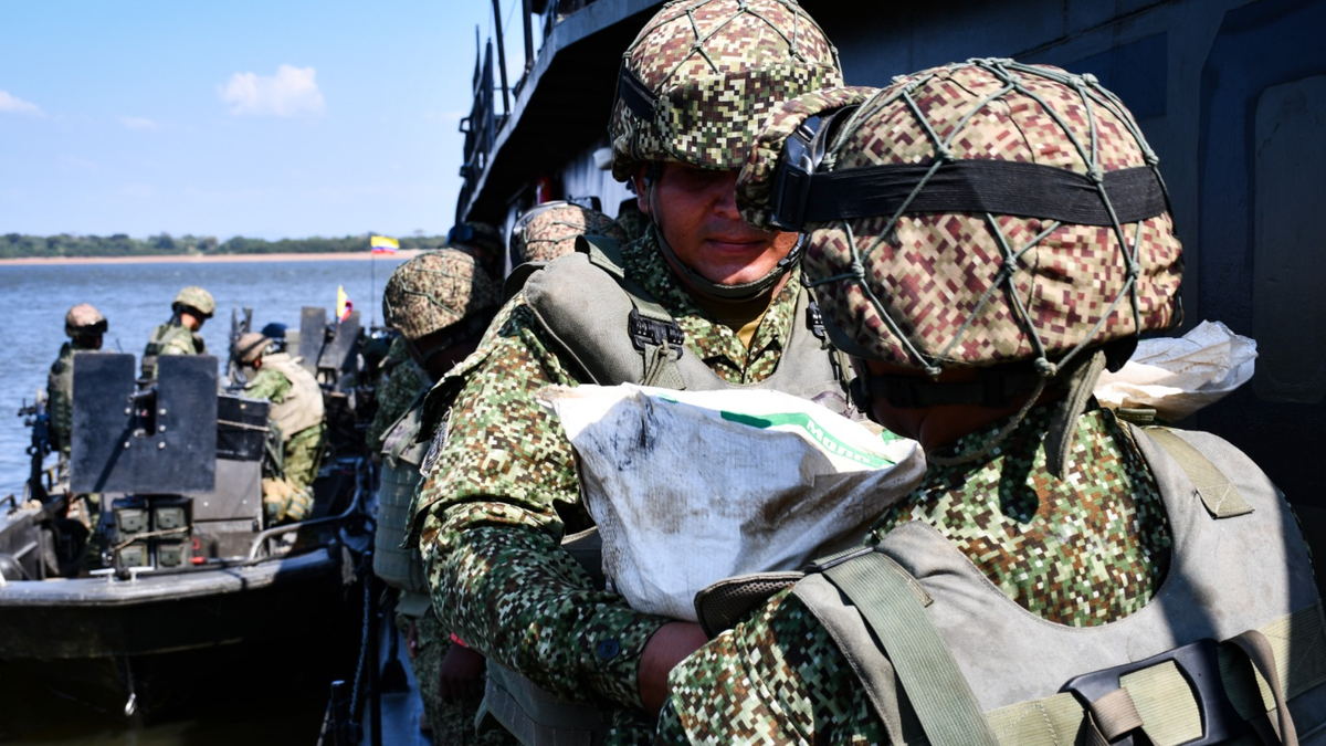 Coltán incautado por la Armada Nacional.