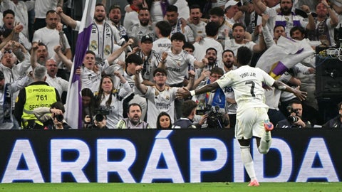 Vinicius lideró la remontada del Real Madrid en un derbi lleno de goles