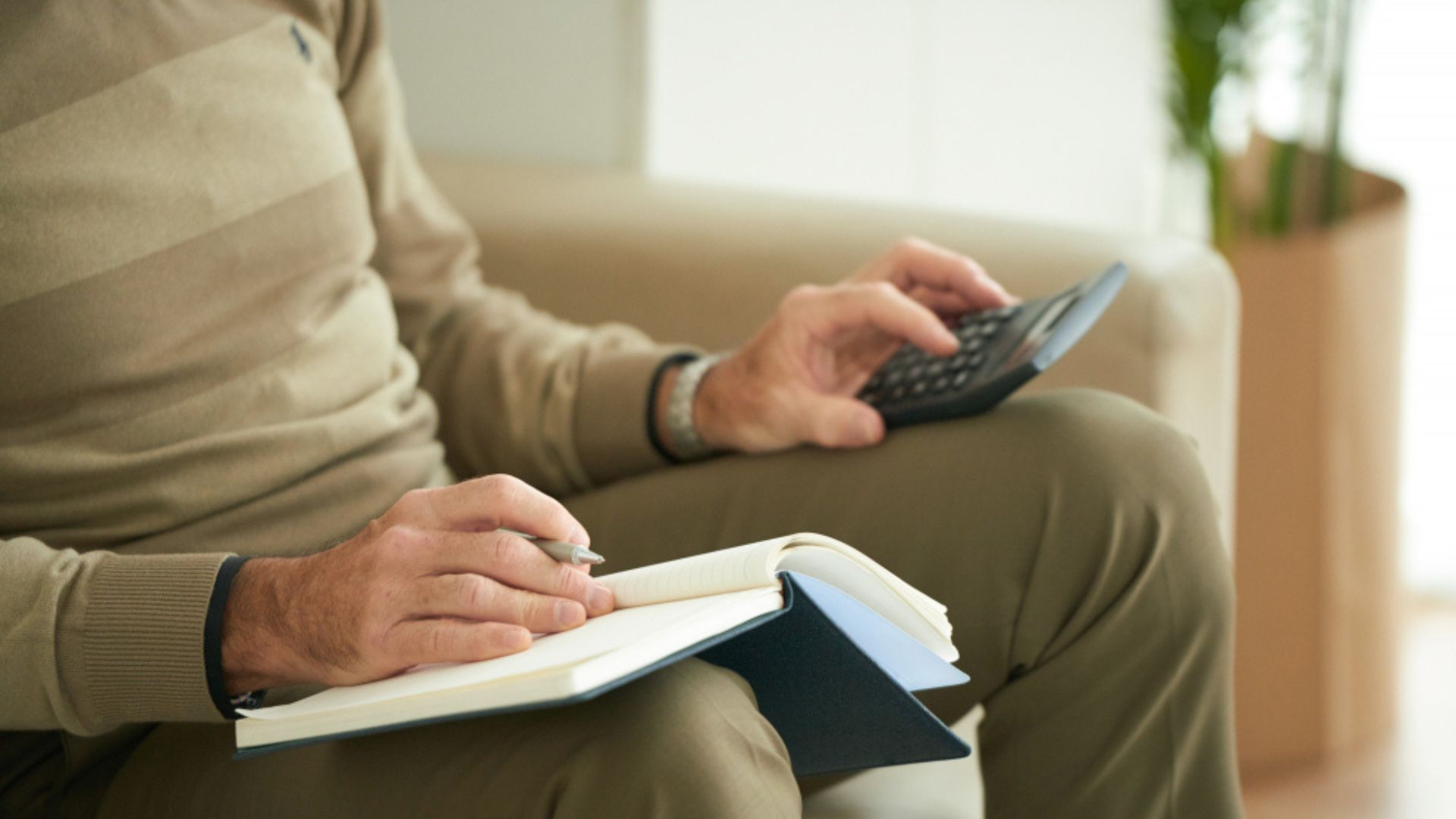 La Ley 2381 de 2024 continúa en revisión por parte de la Corte Constitucional, pero el proceso de traslado entre regímenes permanece activo. 