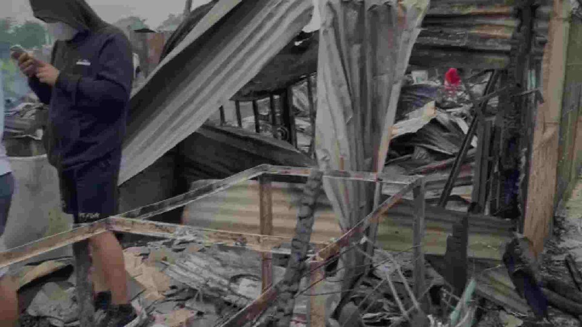 Incendio arrasa con 40 casas en Cali